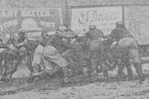 Michigan vs Notre Dame in Toledo Photo